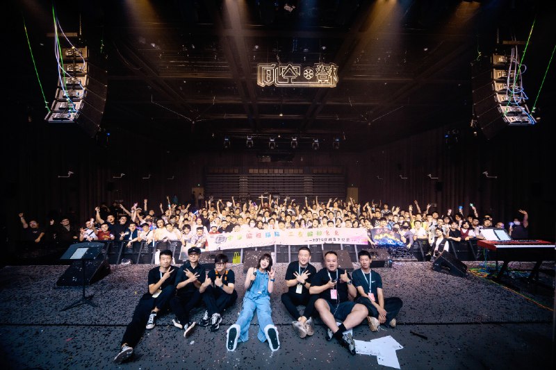 #b站相册动态 ＃宇宙偏袒猫猫 我坠落后摔崖才不是失意宇宙会爆炸但我会陪你真空真发达跑着来见你是不是摔进你怀里每一天变化 有你才有趣银河的猫咪 美丽消失别着急 我在这里你爱的风情我的奴隶想你  想你  甜蜜  嘴硬心软的仙女赐我个脾气感谢你的邀请爱你的命（说错了不对我紧张的一批）重来 我爱你30 秒前 | -三松许-