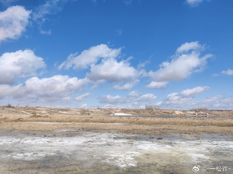 #微博评论回复 下次线下给我捎一个放行李箱被回复的评论 14 分钟前 @-一松许-