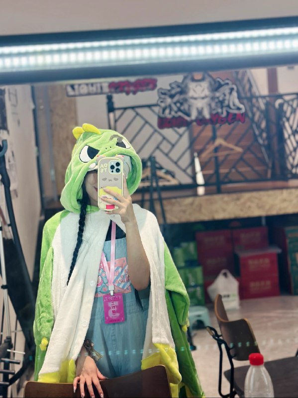 #b站相册动态 ＃小狗说 到家了！到家了-谢谢今夜的郑州-谢谢今夜的三友-谢谢今夜的三宝今晚应援牛的一批我活过来了   吸阳气成功真的好开心真的好开心1 分钟前 | -三松许-