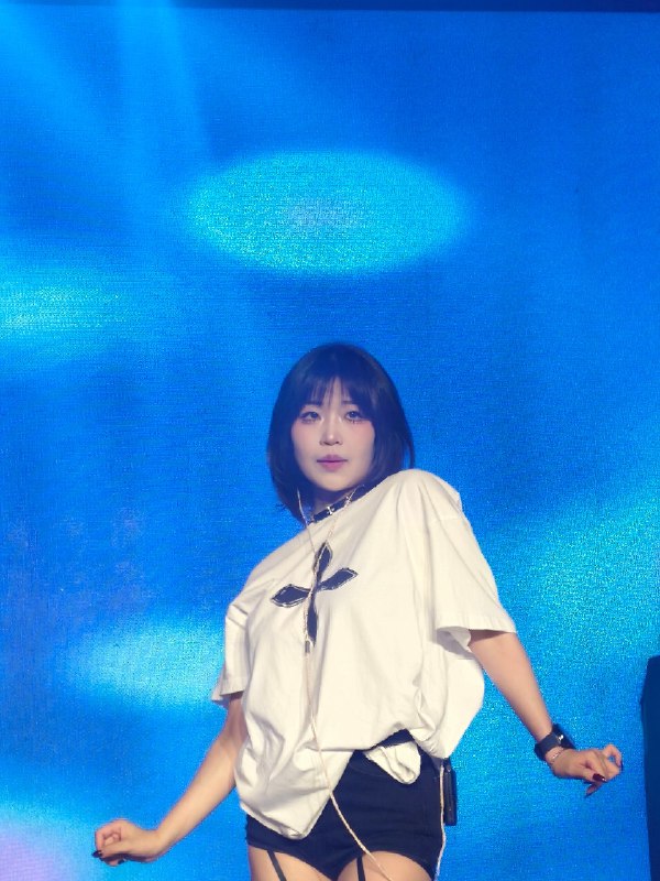 #b站转发 ＃宇宙偏袒猫猫 谢谢返图[真相大面包的表情包_开心]我们总会在一起被转作者