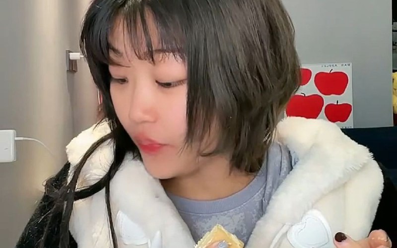 #b站视频转发 ＃小狗说 她摸我😭😭😭被转作者