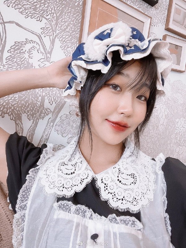 #珈乐魂 #微博评论回复 是的我长这样这就是我 今天发的自拍都以这张为准 谢谢老婆被回复的评论 2 分钟前 @隐秘而危险
